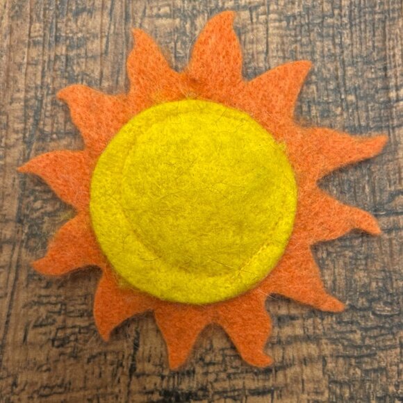 Orange and Yellow Silvervine Sun Plush Cat Toy - Picture 2 of 2